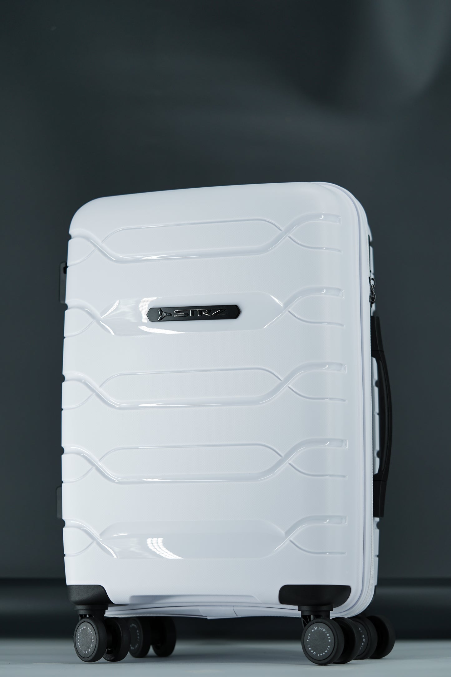 Asteroid_White_S_Front_Black