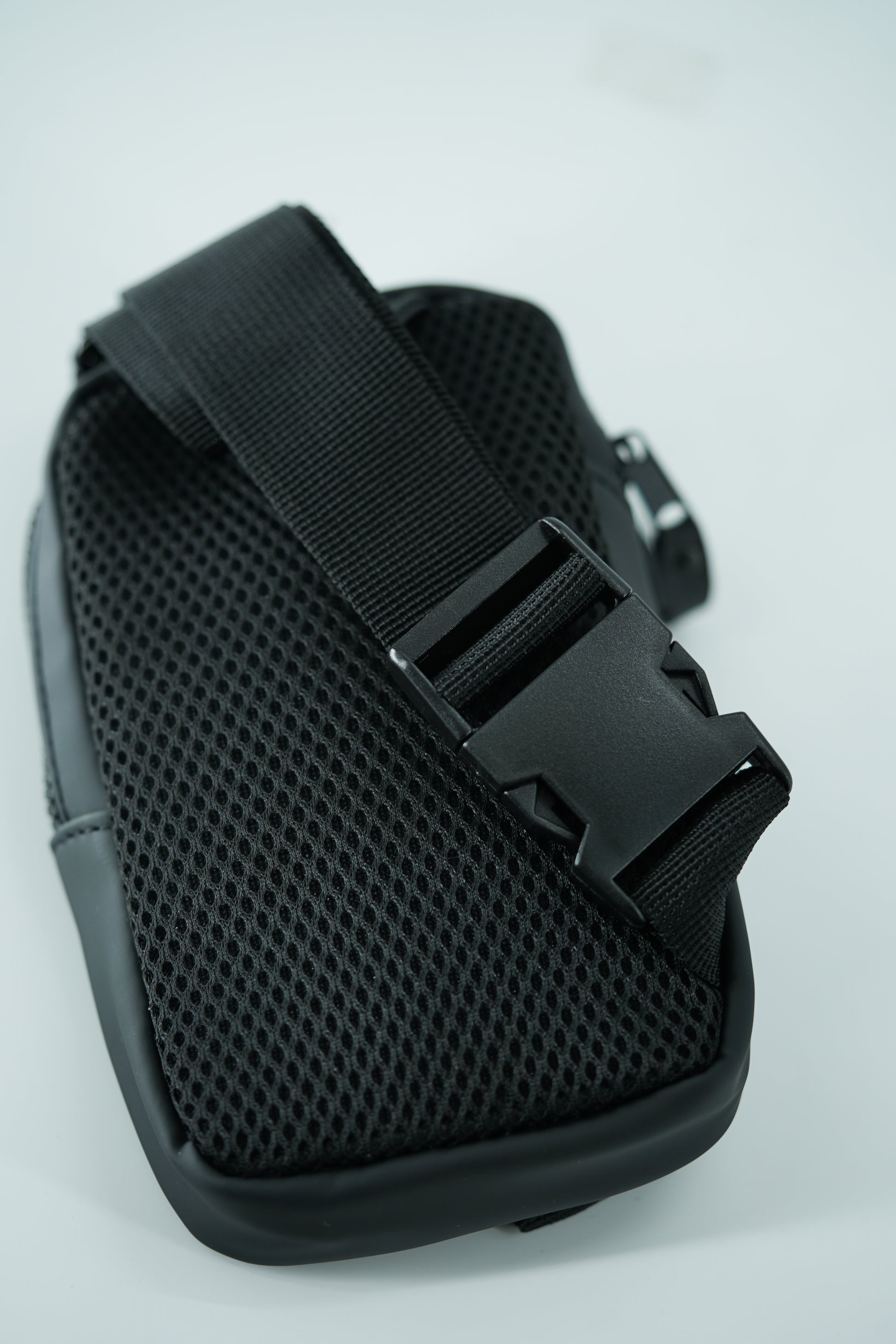 Barcelona-Black_Back